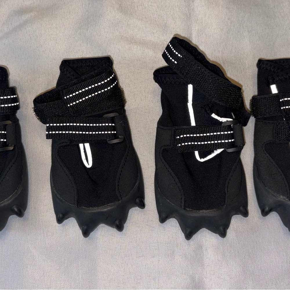 Petacc Black Protective Dog Boots with Straps - Size 5